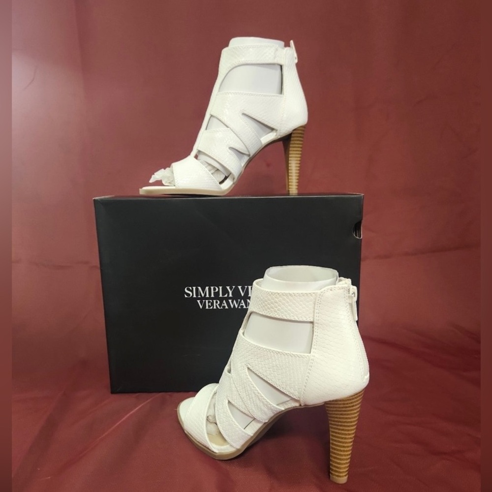 Simply Vera Vera Wang White Strappy High Heel Sandals
